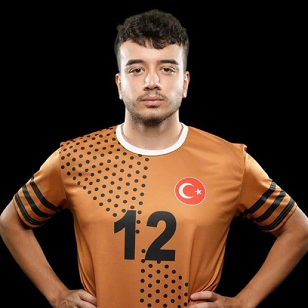 Arda Eray Uygur