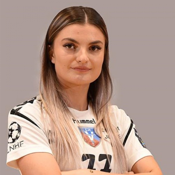 Alexandra Badea